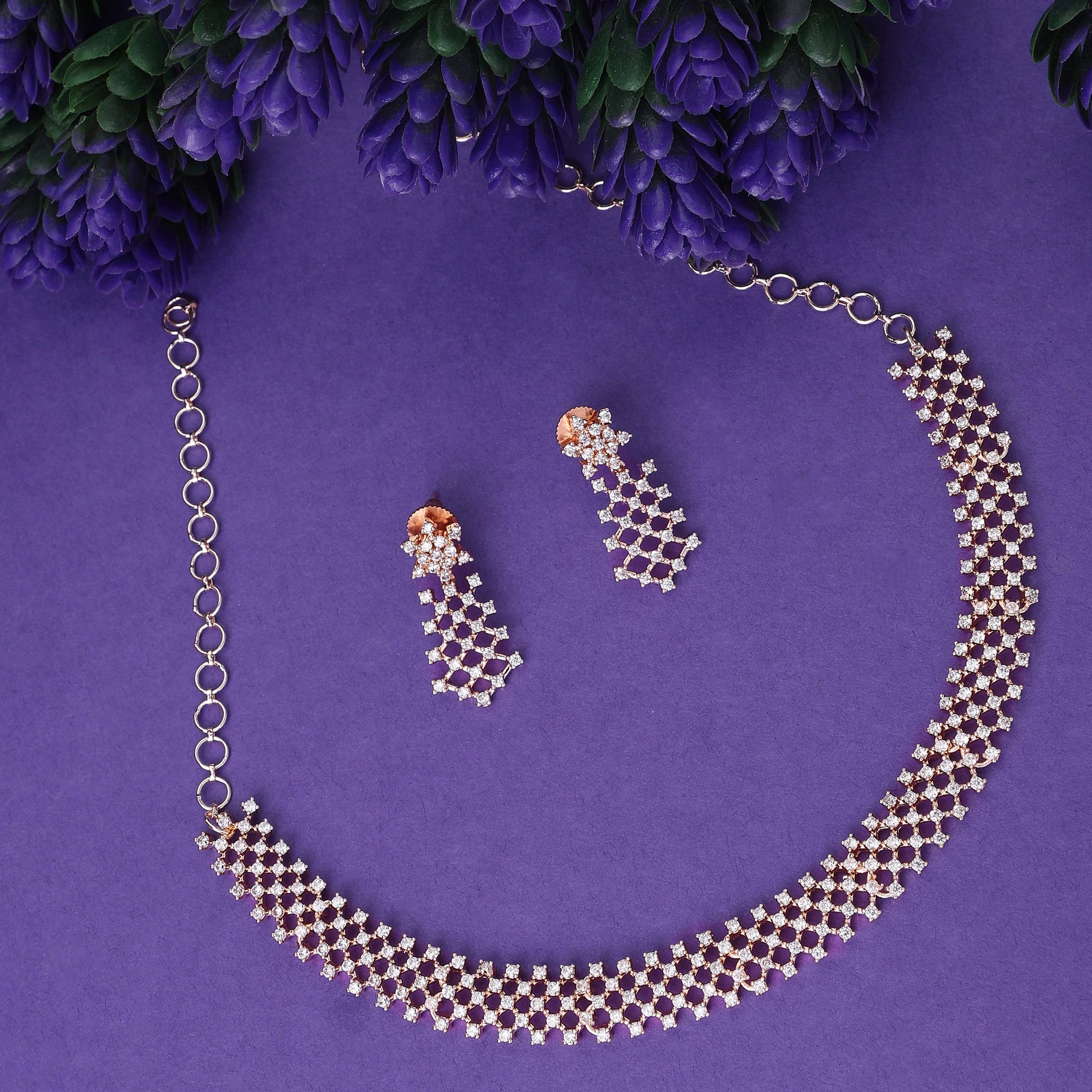 Opal Touch - Timeless Pearl Necklace -