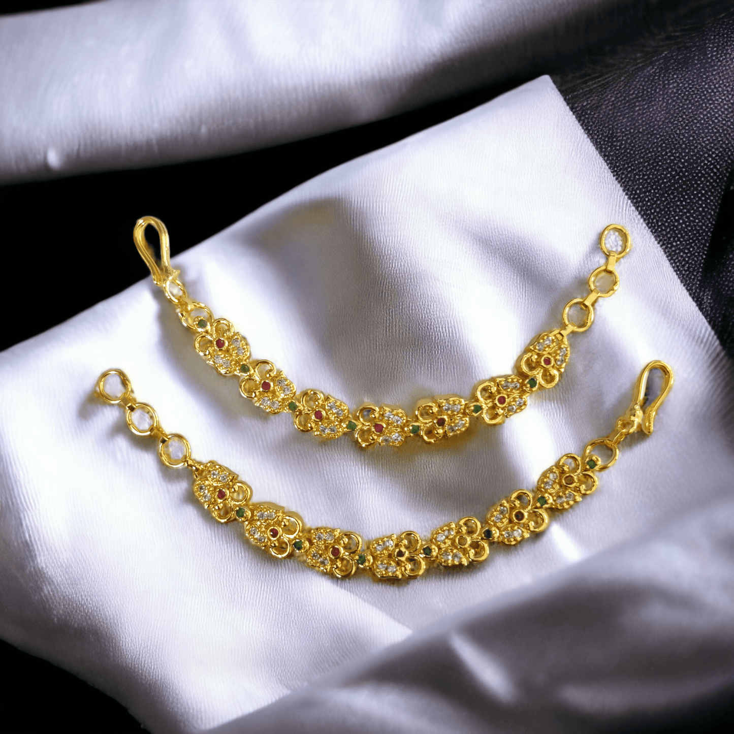 Opal Touch - Timeless Regalia Matil - Red-Green-White Gold Plated - Ear Chain