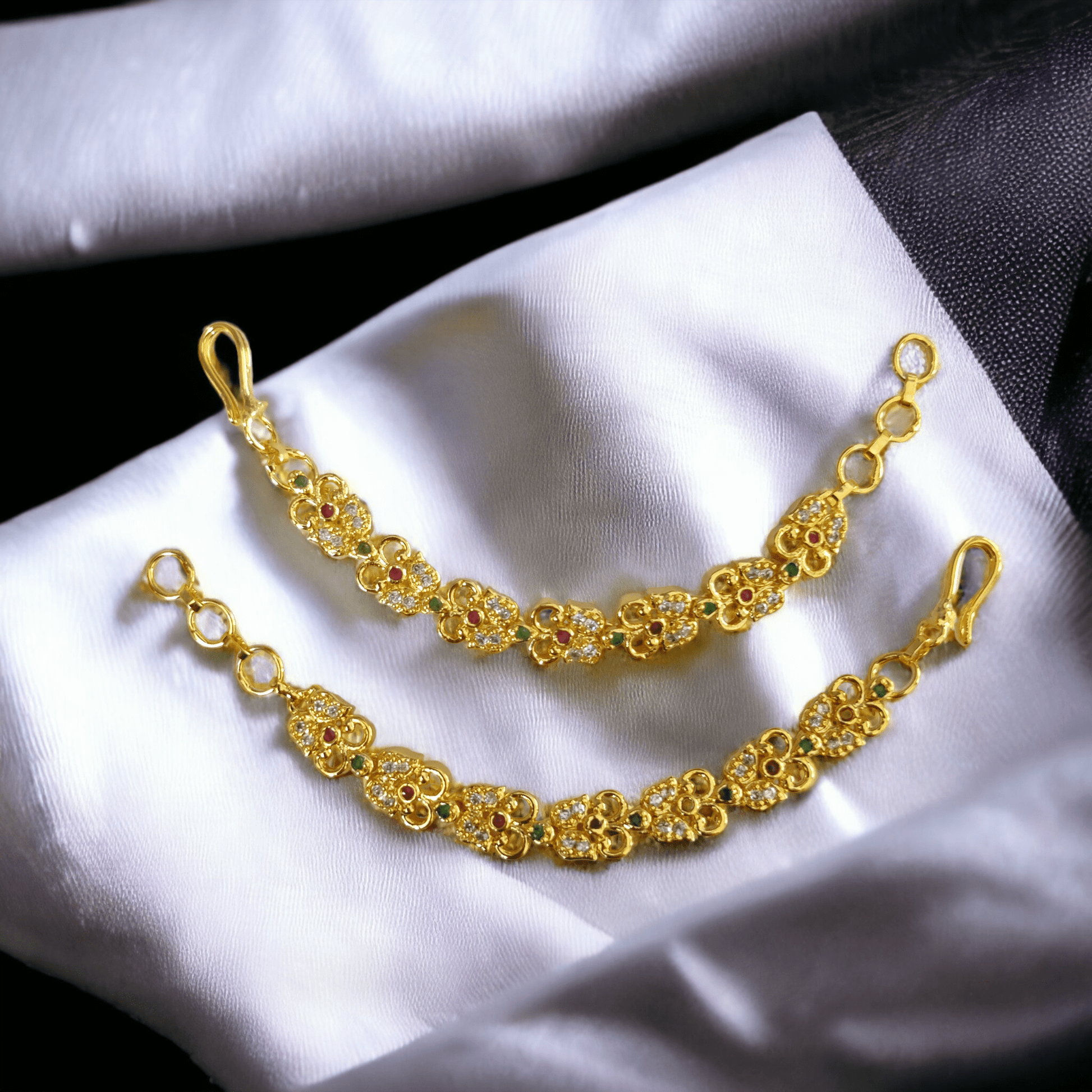 Opal Touch - Timeless Regalia Matil - Red-Green-White Gold Plated - Ear Chain