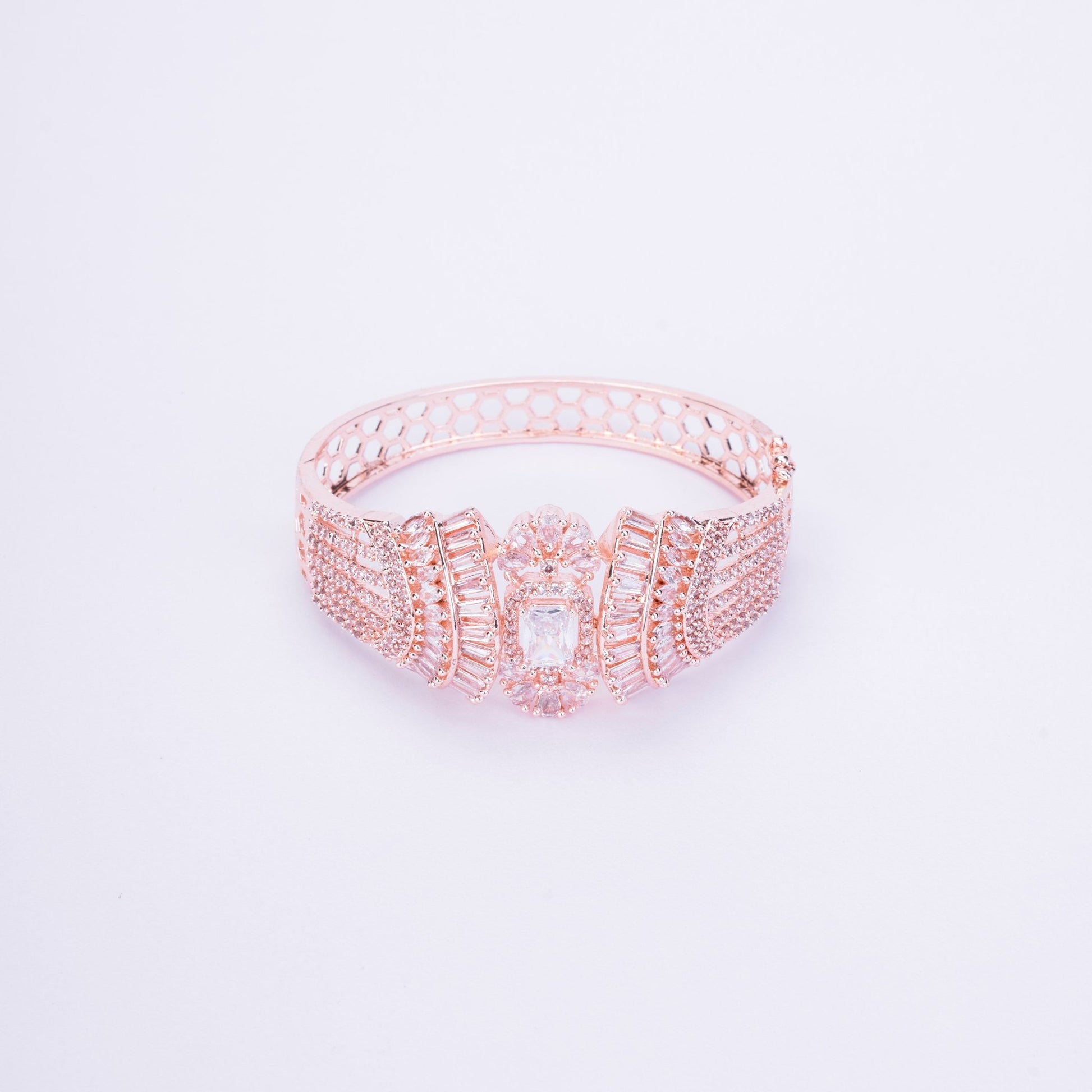 Opal Touch - Timeless White Bracelet - Bracelet