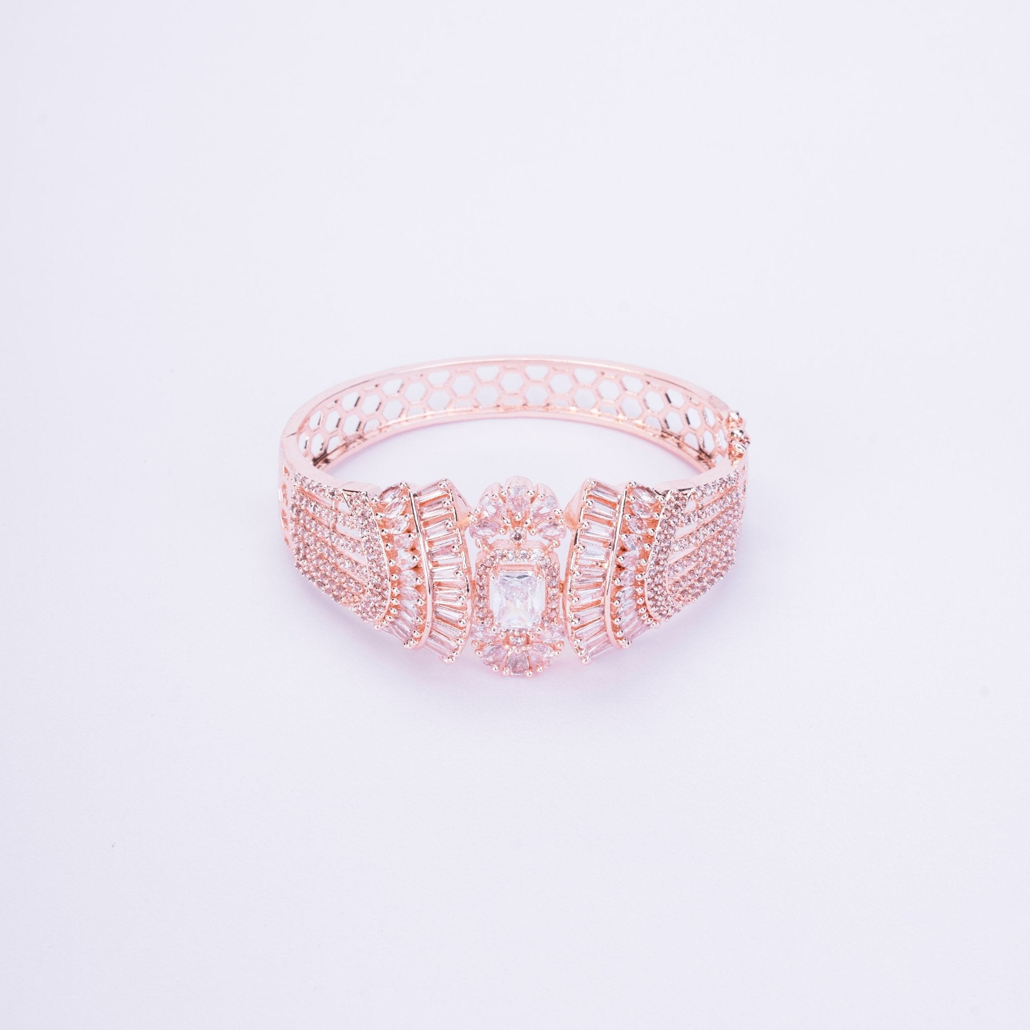 Opal Touch - Timeless White Bracelet - Bracelet