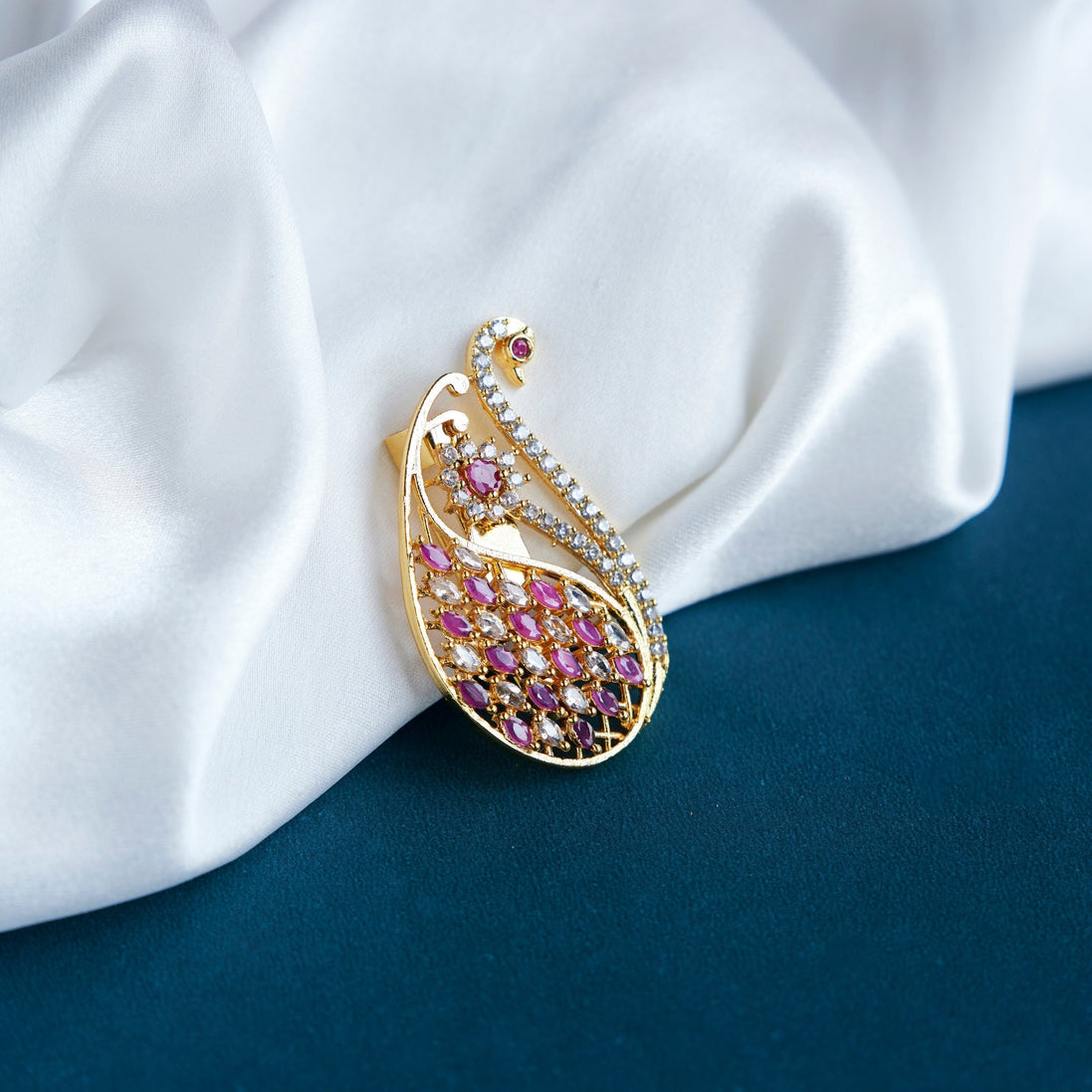 Saree Pin - Traditional Royal Alloy Saree Pin - Opal Touch