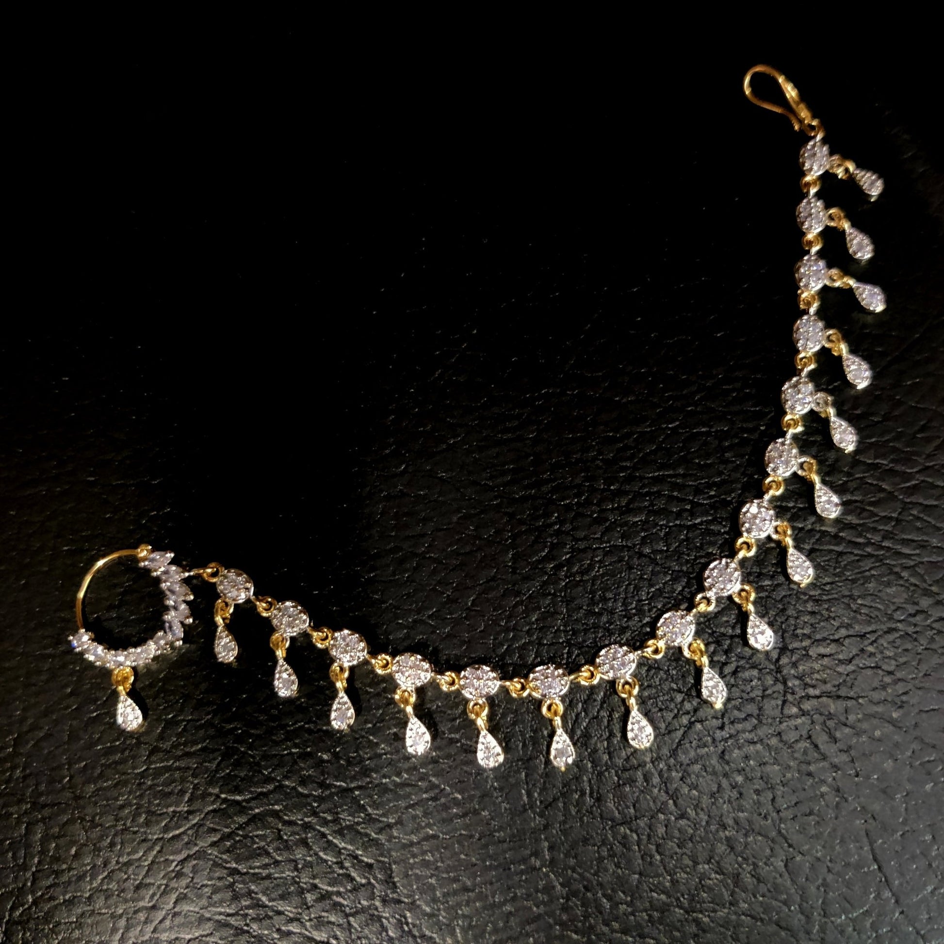 Twinkling Two Tone Elegant Nose Pin - Opal Touch