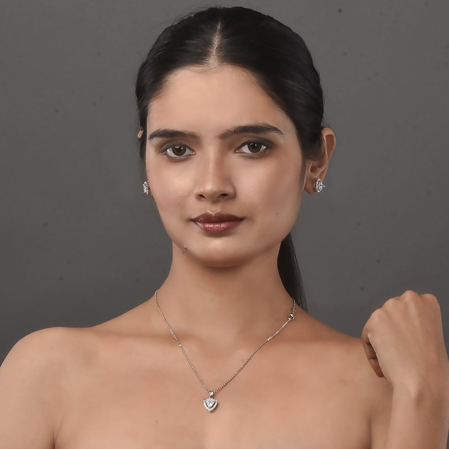 Opal Touch - Vintage-Inspired Rhodium Locket Set with Pearl - Locket Set