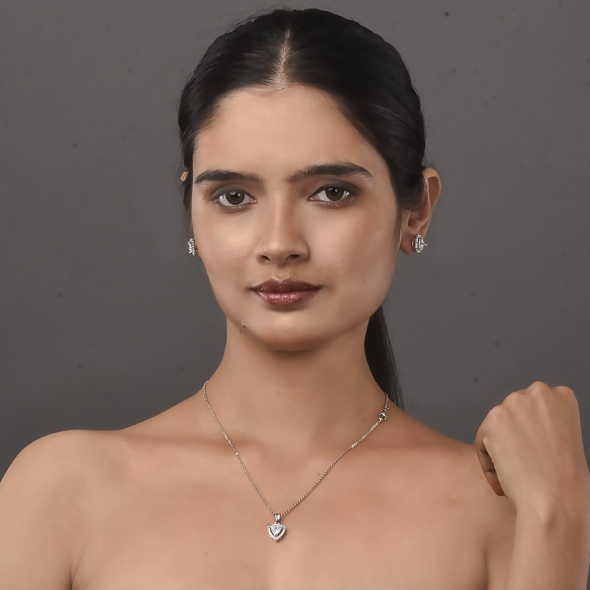 Opal Touch - Vintage-Inspired Rhodium Locket Set with Pearl - Locket Set