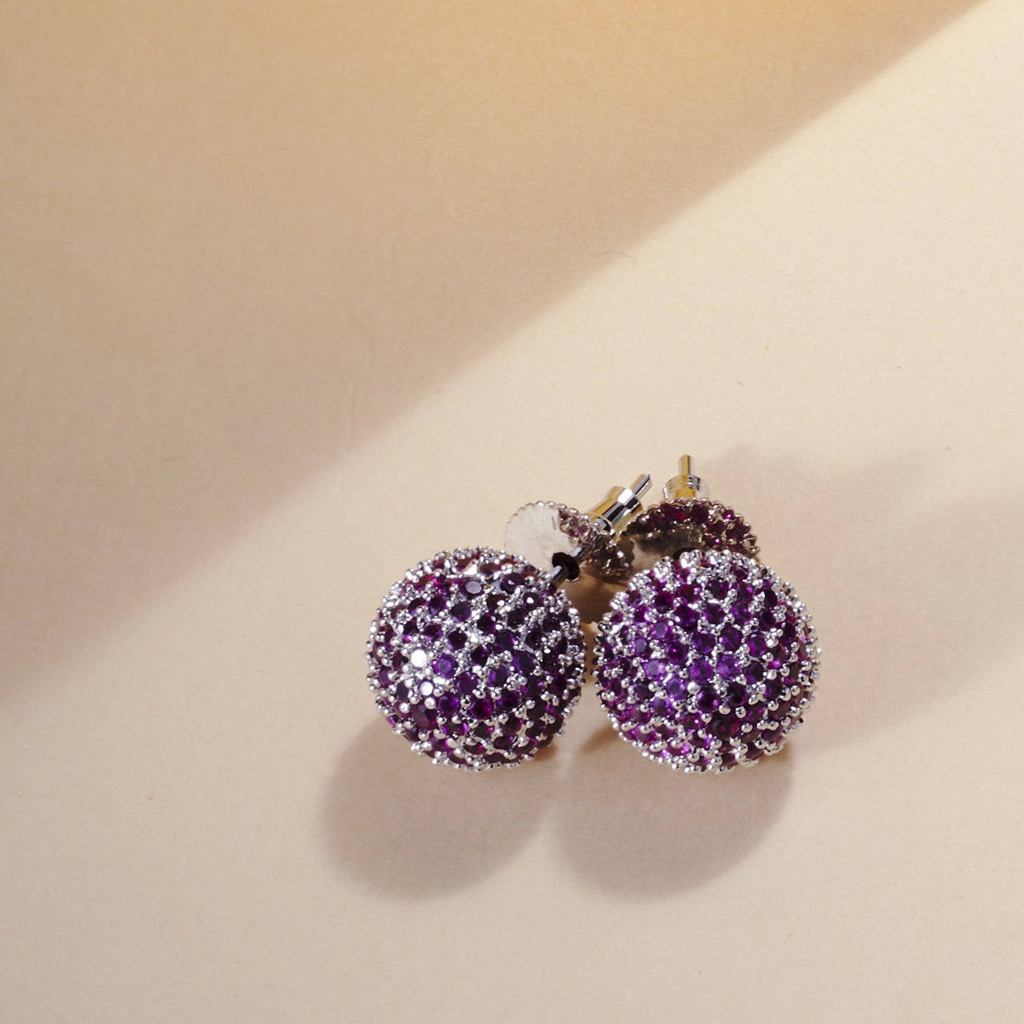 Opal Touch - White Round Diamond Stud Earrings - Studs