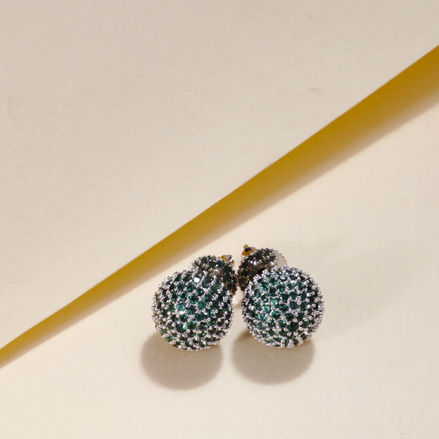 Opal Touch - White Round Diamond Stud Earrings - Studs