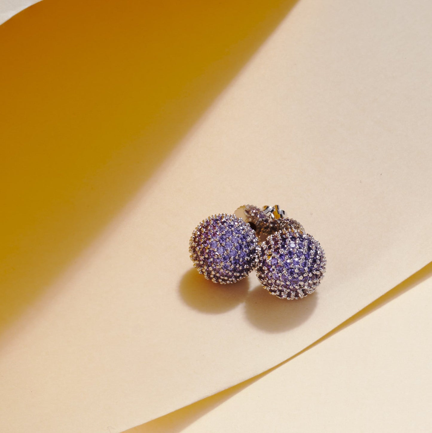 Opal Touch - White Round Diamond Stud Earrings - Studs