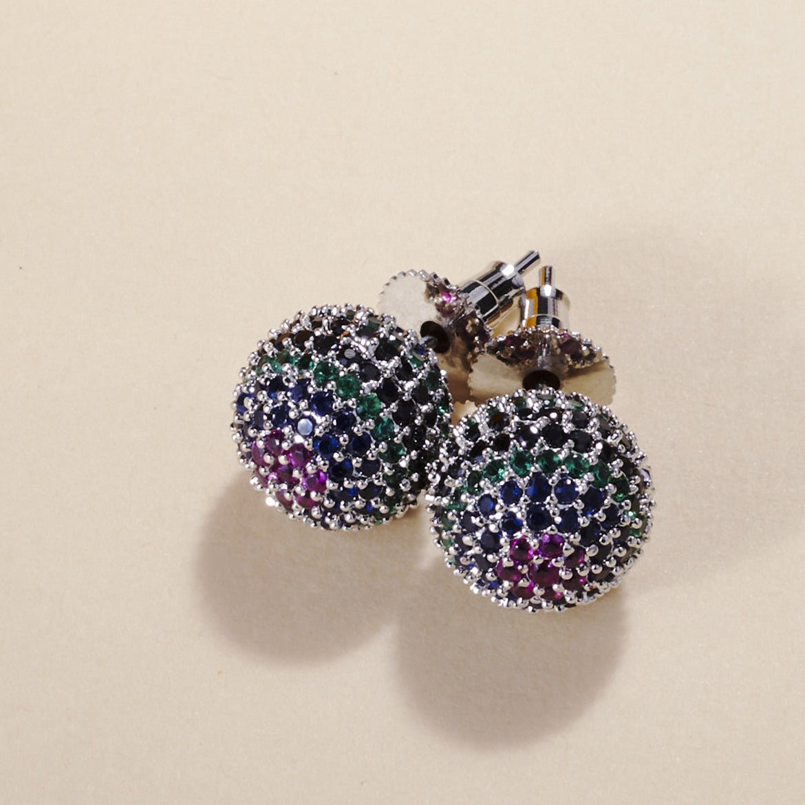 Opal Touch - White Round Diamond Stud Earrings - Studs