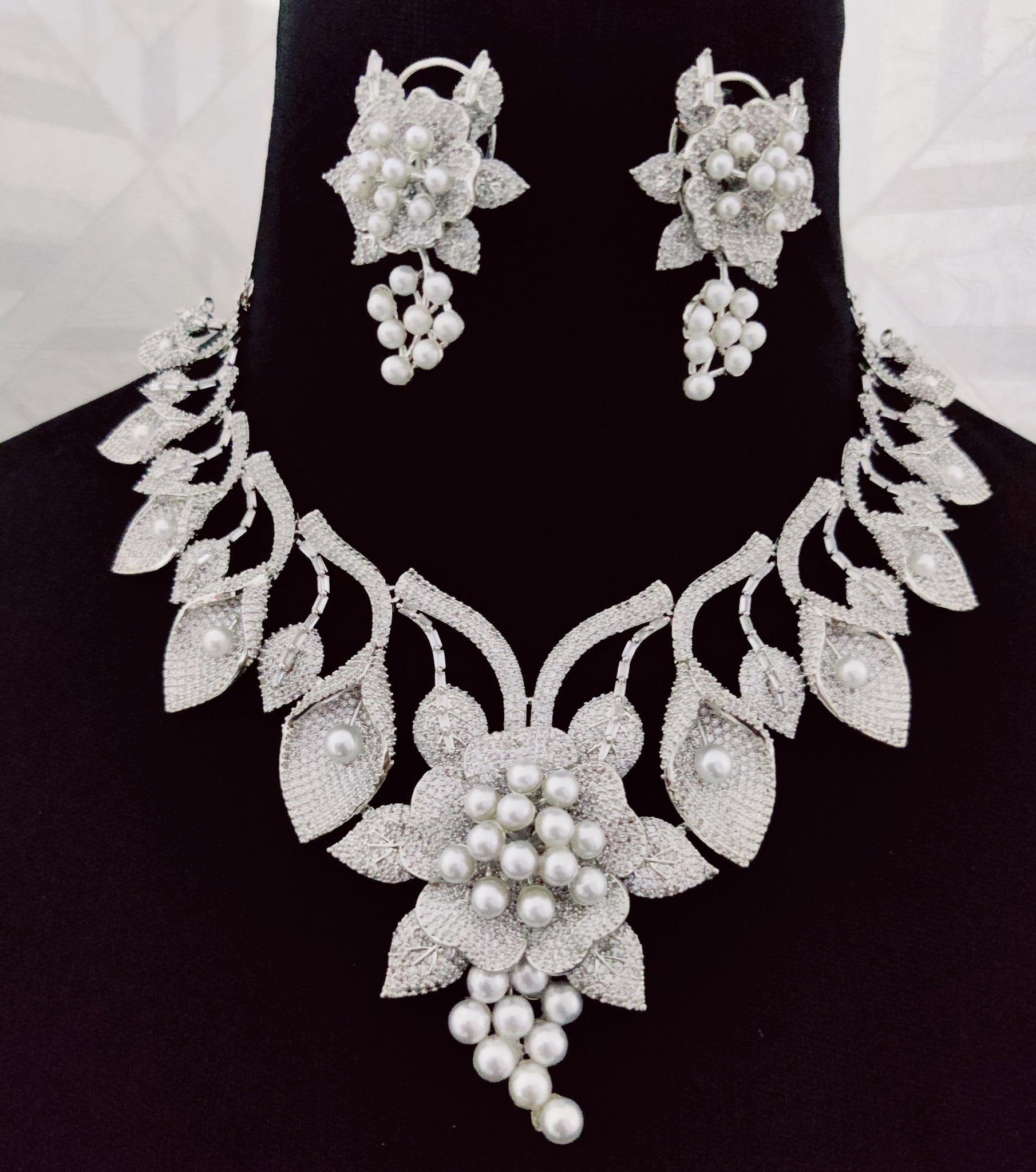 Opal Touch - Enchanting Flower Petals Rhodium Necklace - Necklace